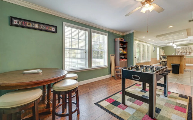 Weeki Wachee Family Getaway: Canal-front Home