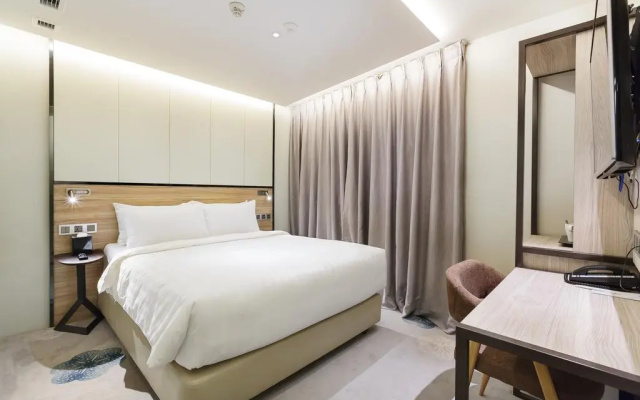 Woke Home Capsule Hotel