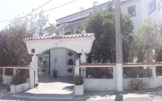 Apartments Kalanj