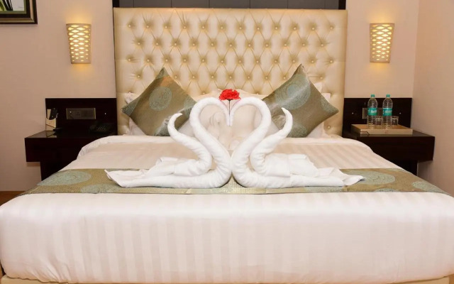 Om Clarks Inn Raebareli