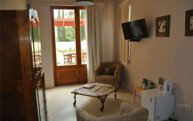 The Ibis Lounge