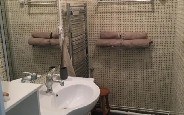 Studio face aux thermes Linge Compris