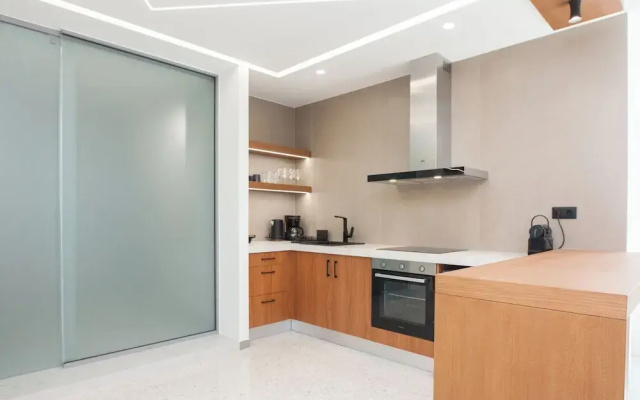 Stylish Modern Suite at Piraeus Port