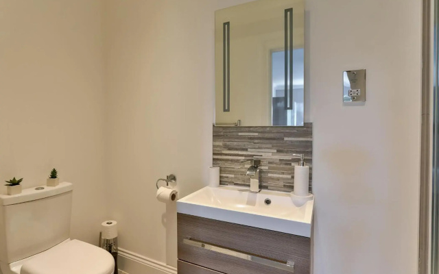 KVM - Jubilee Mansions Apartment by KVM Serviced Accommodation