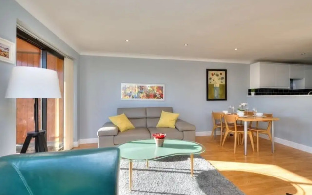 Xscape View Apartment With Balcony