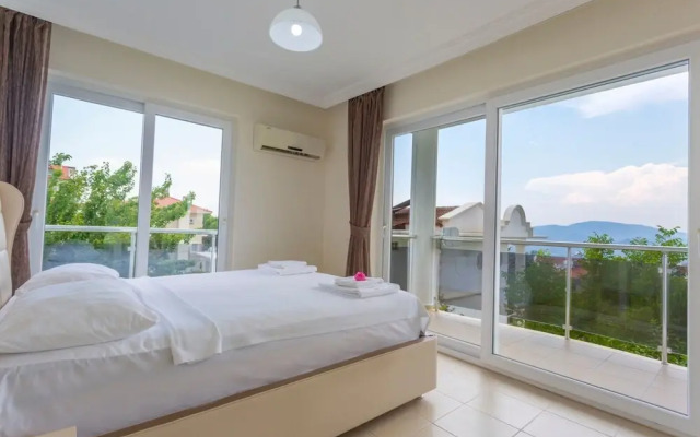 Crown Villa 2