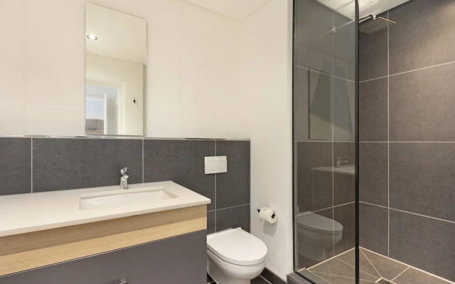 Bridgewater View 415 by HostAgents