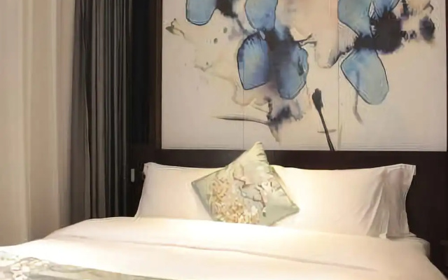 Ease Hotel