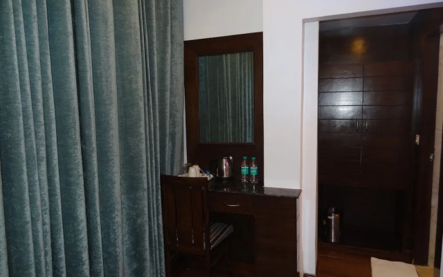 Kamakshi Residency by Royal Collection