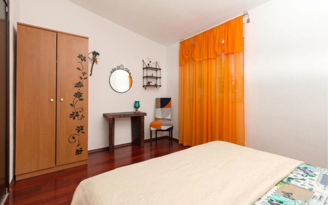 Stunning Home in Valbandon With Wifi and 2 Bedrooms