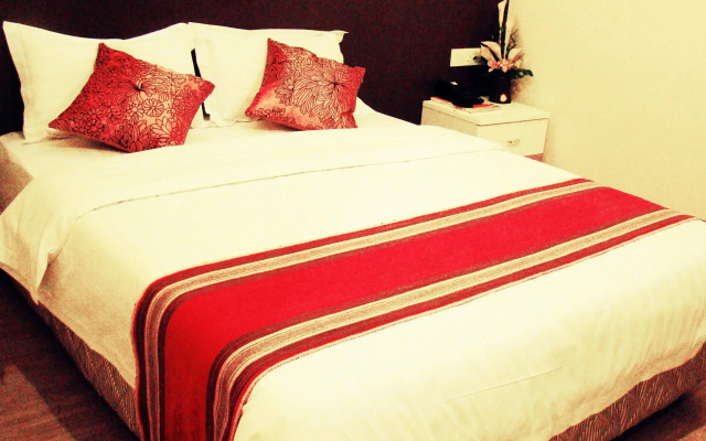 Adel Hotel