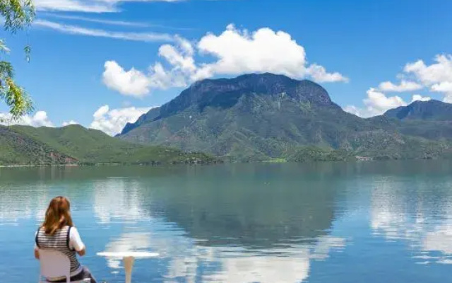 Lugu Lake Nagu Hotel