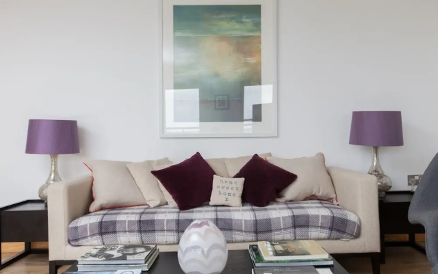 Edinburgh Home With a View
