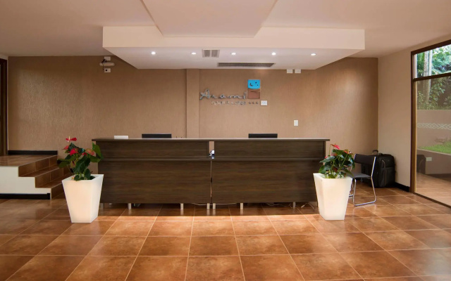 Arami Hotel & Lodge
