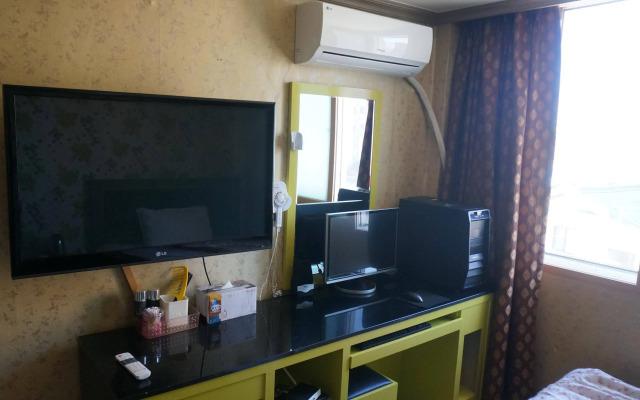 Feel Motel