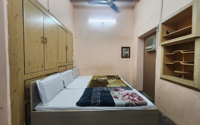 Hotel Jannat Palace Near Jama Masjid