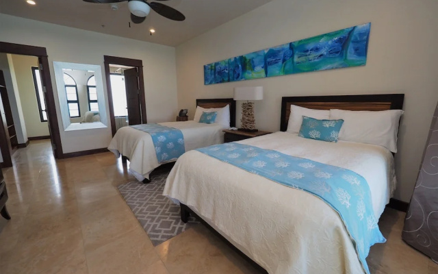 Crocs Resort Oceanfront Penthouse Jaco