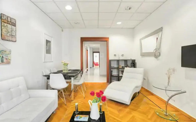 4BDR Amazing Spacious full Apt in Plaka (and Netflix)