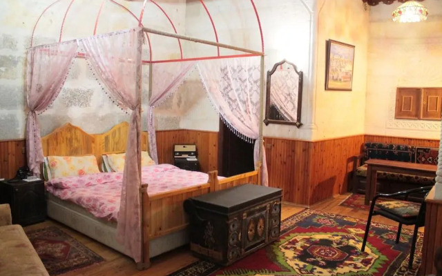 Tokmak Guest House