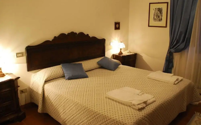 Villa by Lake Trasimeno With Scenic Views