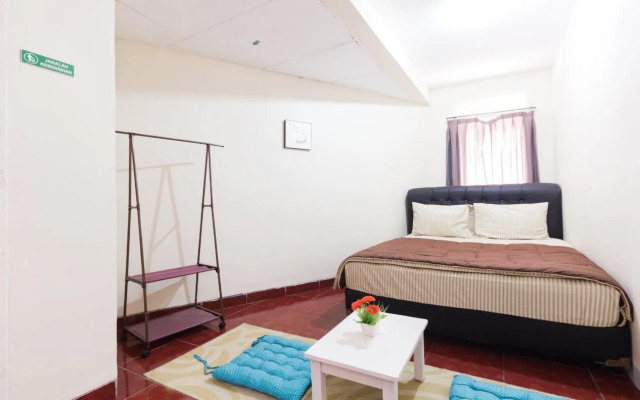 PELE Backpacker Guesthouse