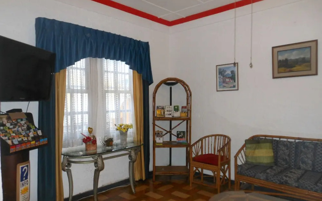 Ara Macao Inn