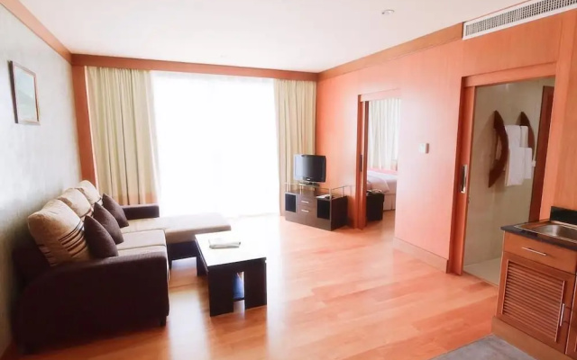 Uniland Golf & Resort