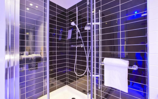 Holiday Inn Express Marseille Airport by IHG