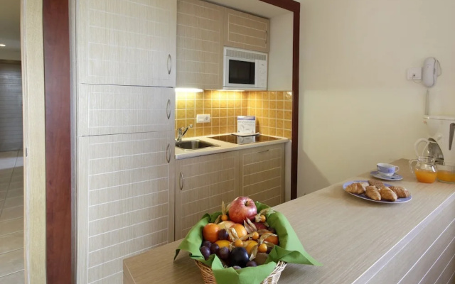 Nice Apartment With Airconditioning, 200 m. From Golfcourse