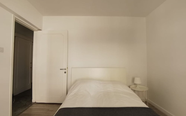 Naxou Modern Residence Staycom