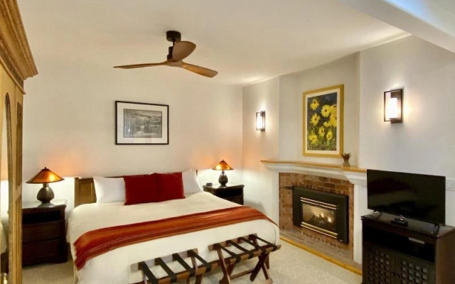 Otters Pond Bed & Breakfast