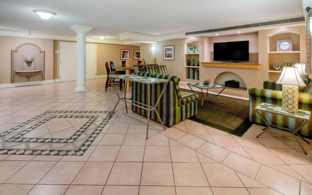 La Quinta Inn & Suites by Wyndham Irvine Spectrum
