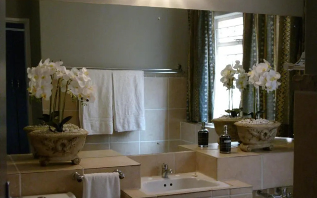 Little Umhlanga. Sunflower suite.
