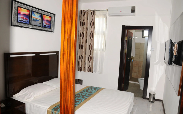 Le Flamboyant Hotel