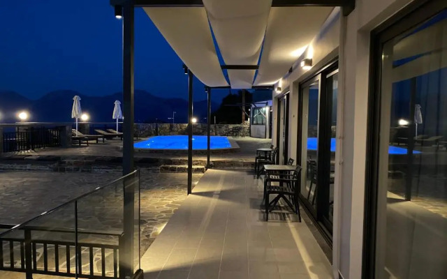 Ostria Apartments