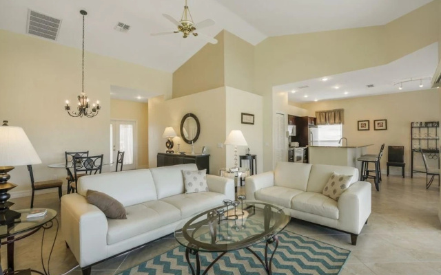 Falcons Glen Blvd Home 7044
