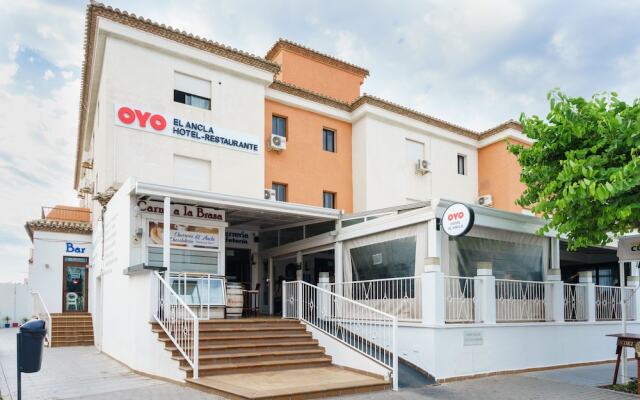 Отель OYO 150 Hotel El Ancla Испания, Мотрил - отзывы, цены и фото номеров - забронировать отель OYO 150 Hotel El Ancla онлайн вид на фасад
