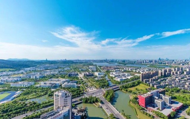 WOWQU Suzhou College Town Yuexi Metro Station