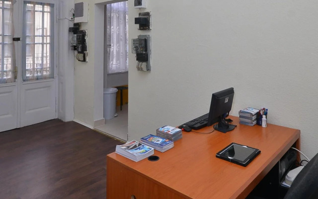 Heart Of Downtown Apartment
