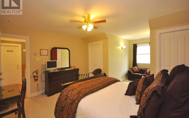 Snowflake Manor Bed & Breakfast