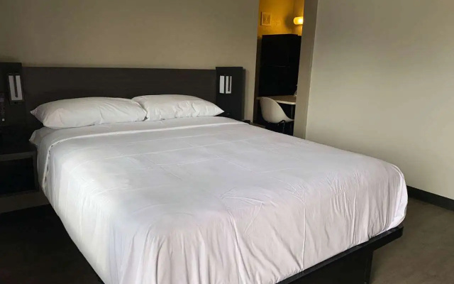 Studio 6 Albuquerque, NM – Midtown