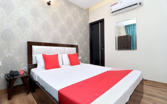 OYO 18476 Hotel Wisteria