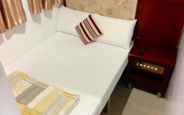 Canadian Hostel