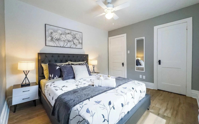 Pet Friendly Home Near Lock 32 & Beach Park