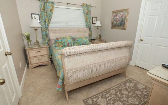 Oceania 907 3 Bedroom Condo by RedAwning