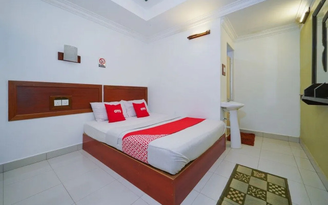 OYO 89976 Fins Hotel