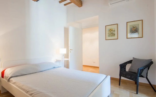 RSH Trevi Fountain Luxury Apartment