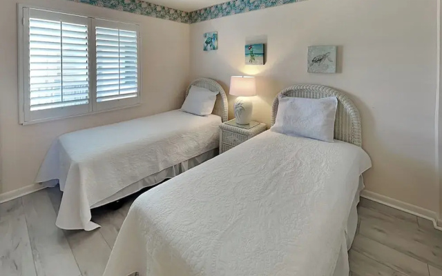 Admirals Bay 255 by Distinctive Beach Rentals