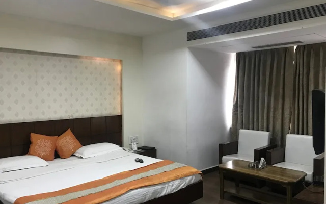 Oyo Rooms Near Gokul Das Hospital