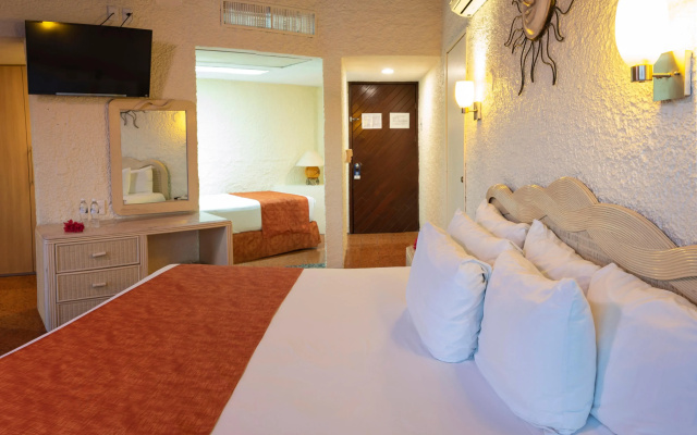 Cabo Blanco Hotel & Marina